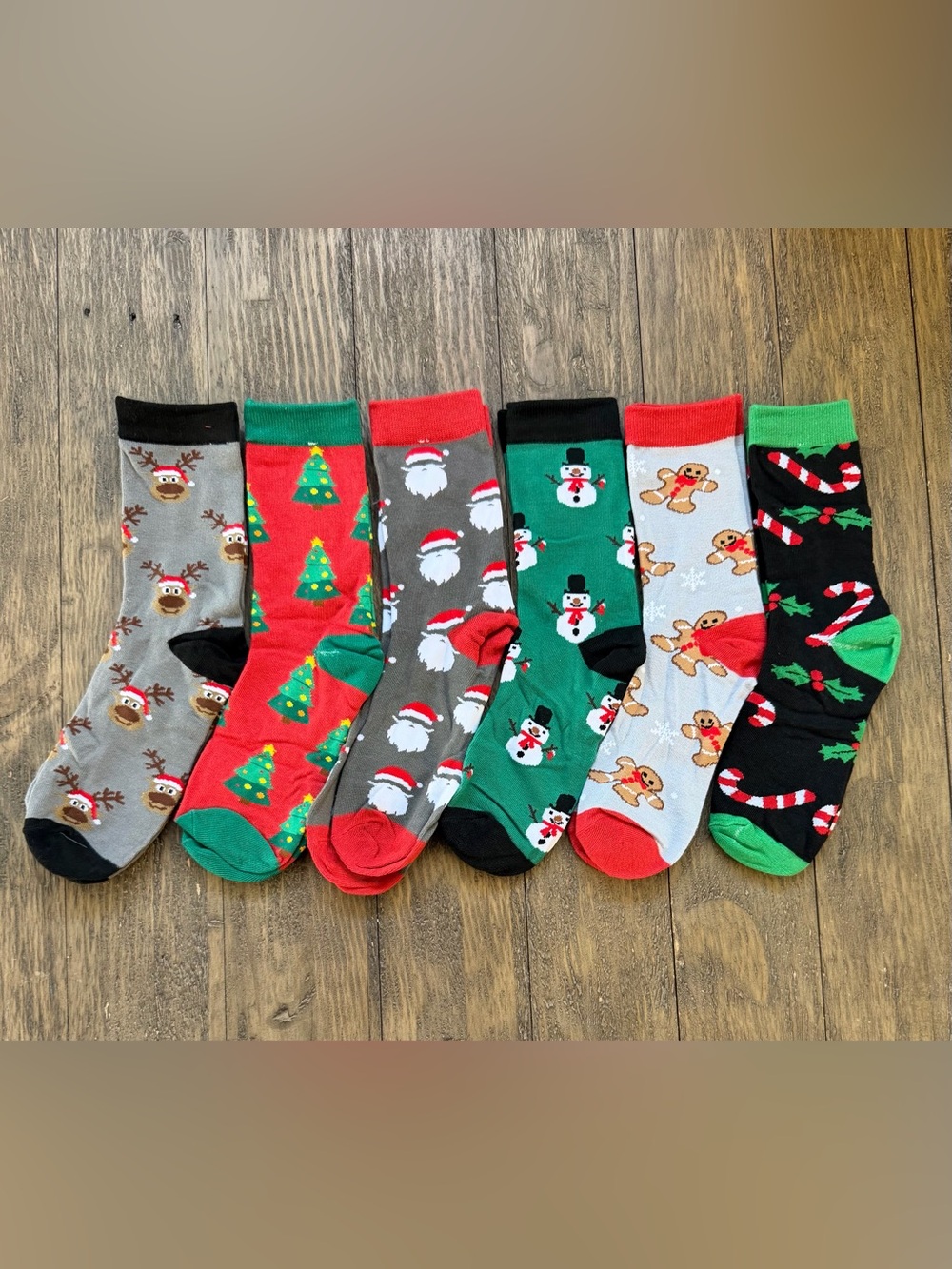 Women’s Holiday Crew Socks 6 pairs
New in box